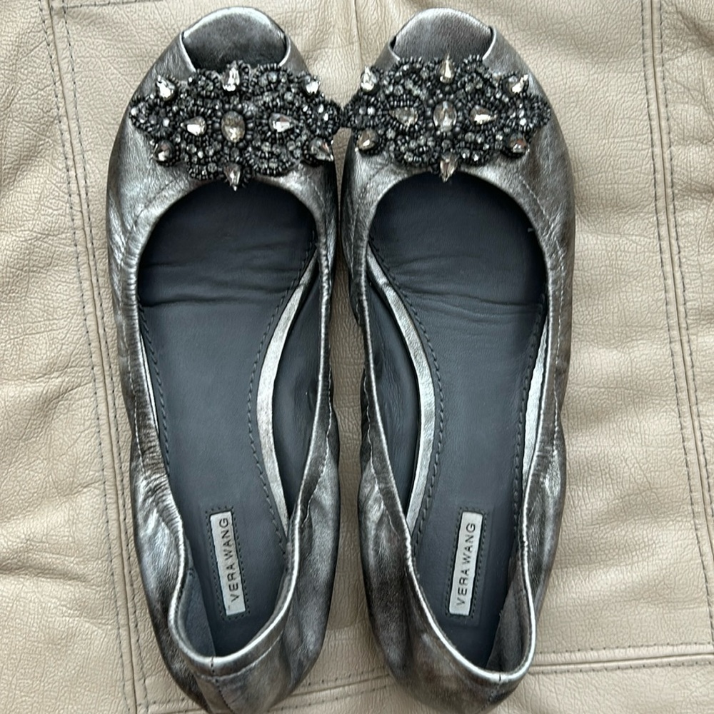 VGUC Vera Wang Open-Toe Silver Jeweled Flats. Size 8.5